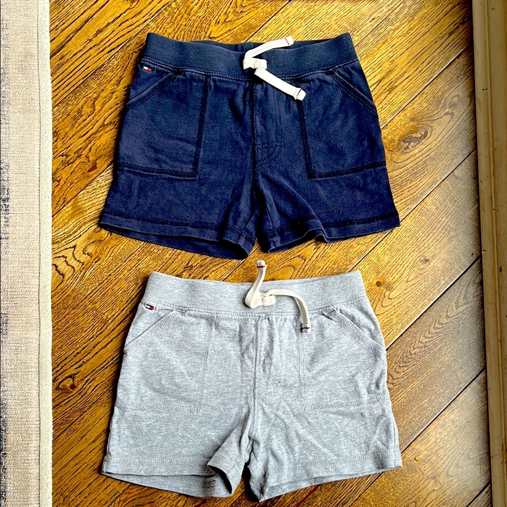 TOMMY HILFIGER shorts unisex 2T EUC